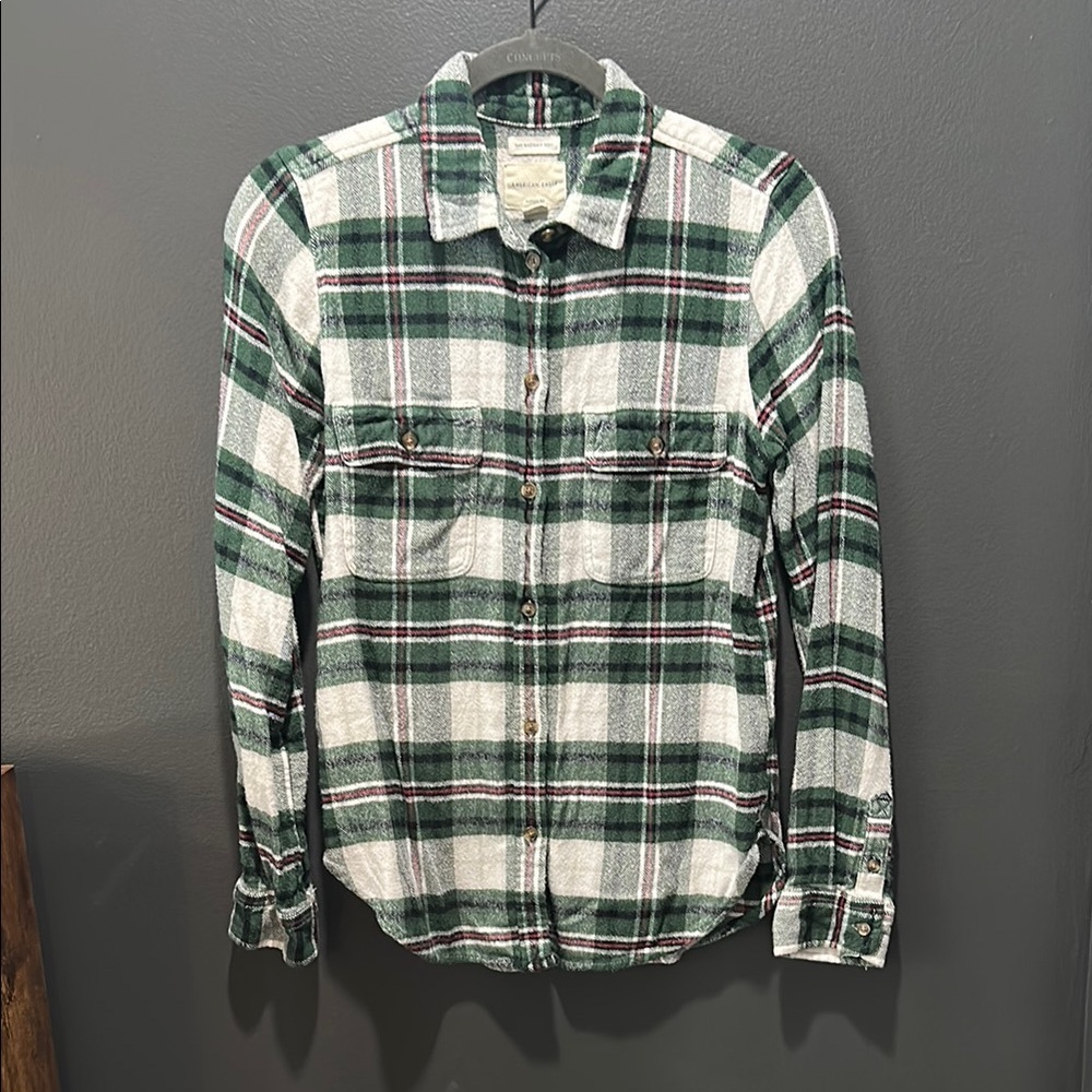 American Eagle Outfitters Green and White Casual Button Down Shirt